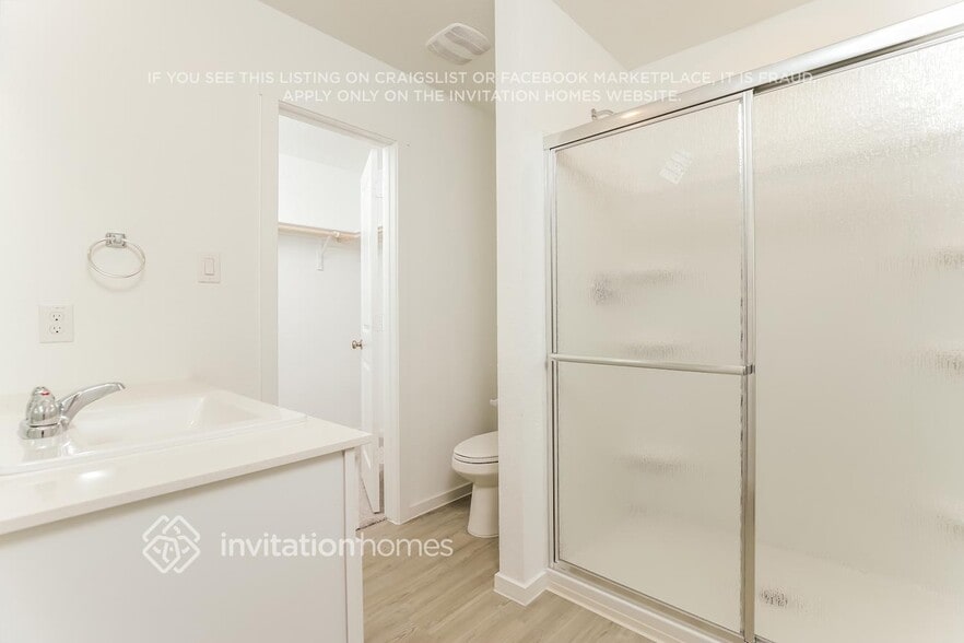 Building Photo - 3206 Roslyn Grist