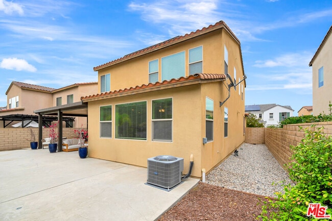 Building Photo - 25151 Golden Maple Dr