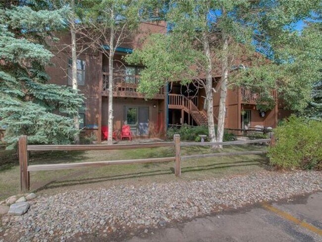 Building Photo - Long Term Rental- 549C Rainbow Village