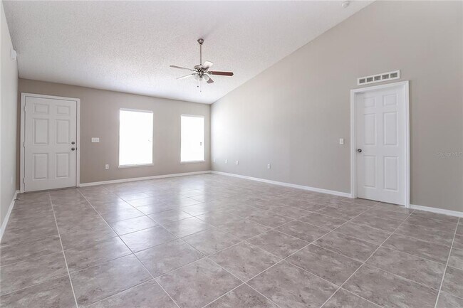 Building Photo - 927 Cambridge Ct