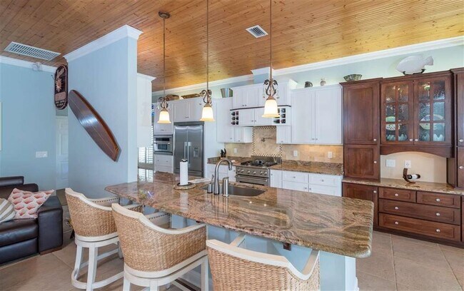Building Photo - 208 Somerset Ct