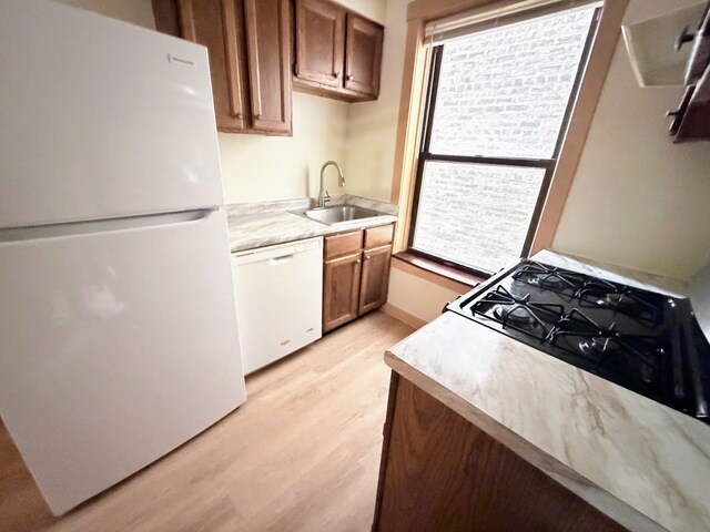 Building Photo - 6436 N Hamilton Ave