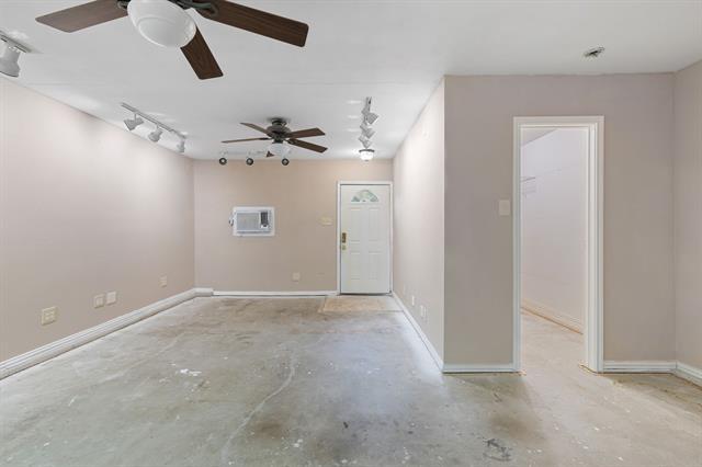 Building Photo - 5588 Squires Dr