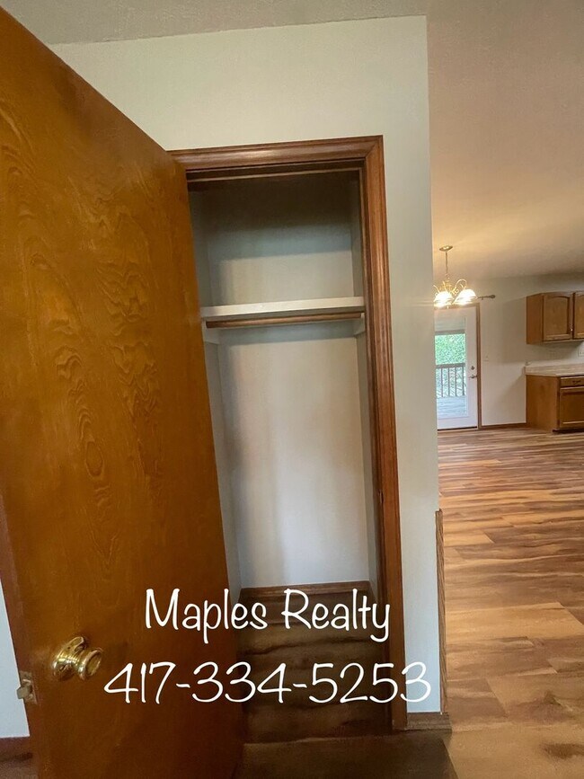Building Photo - NEW LISTING 3 Bedroom, 2 Bath Home in Rockaway Beach, MO
