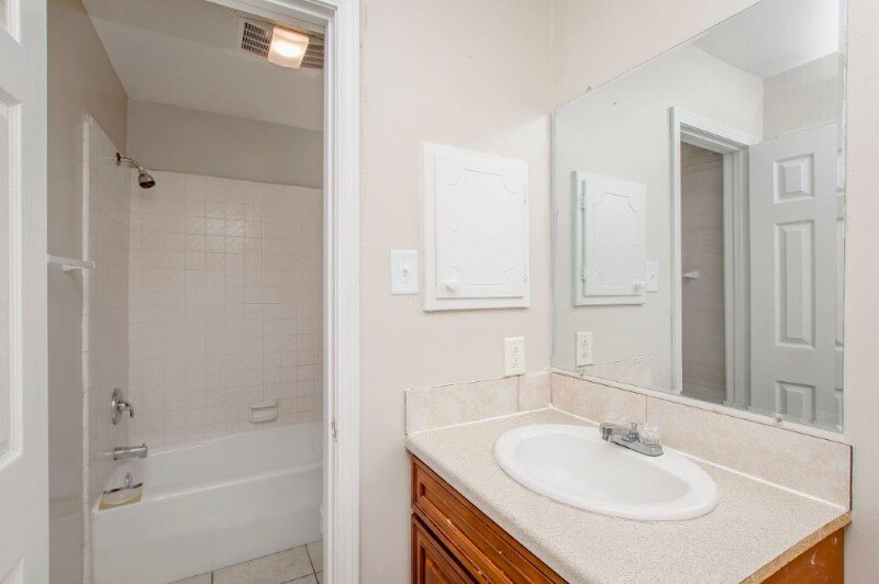 Building Photo - 13601 Goodwood Dr