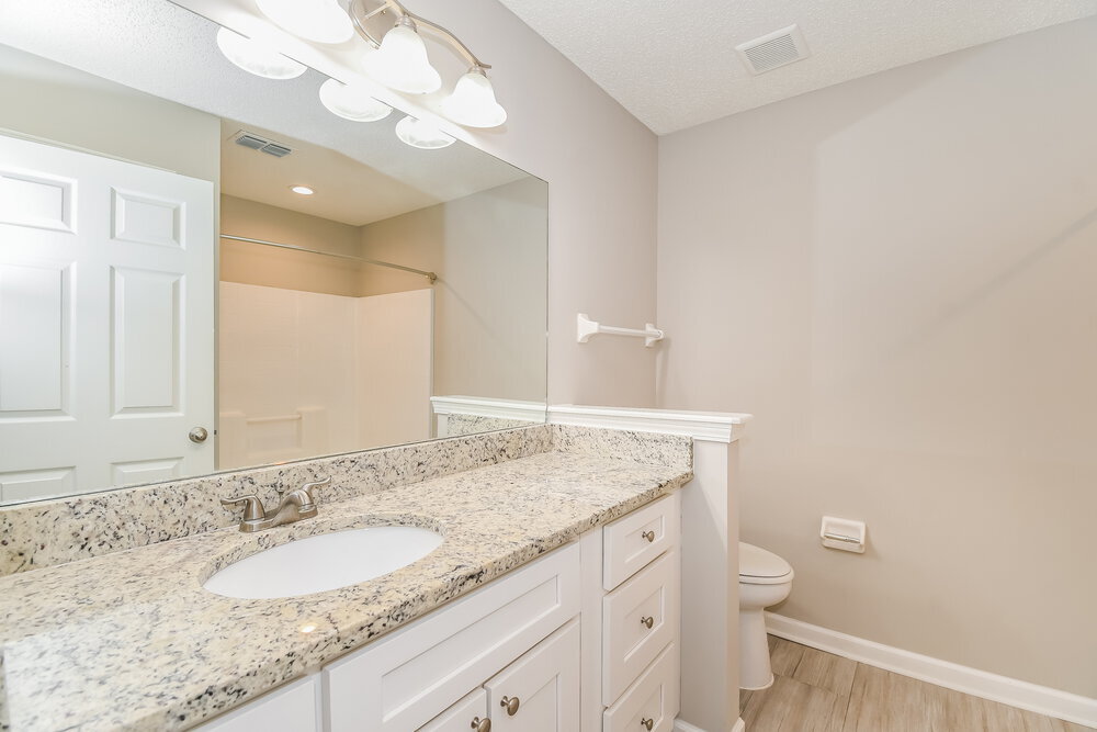 Building Photo - 2985 Mikris Dr E