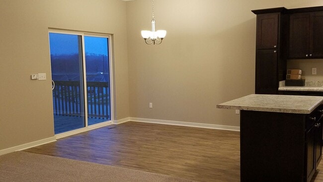 Building Photo - 4 Bedroom, 3 bath close to University and available August 14, 2026