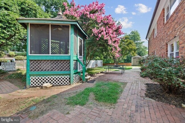 Building Photo - 4622 Upland Dr