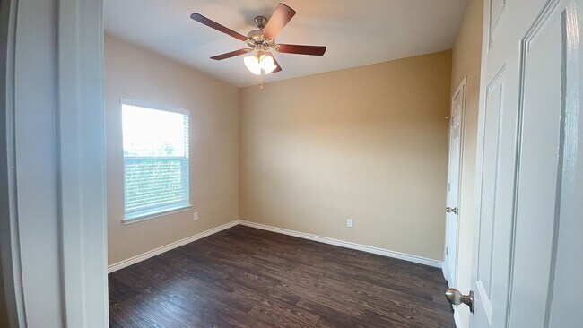 Building Photo - 3604 Barnacle Dr