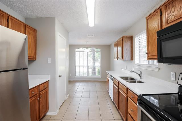 Building Photo - 1113 Glen Creek Dr