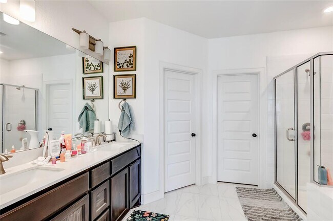 Building Photo - 133 Goshen Dr