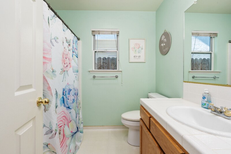 Building Photo - 2173 Spruce Ave