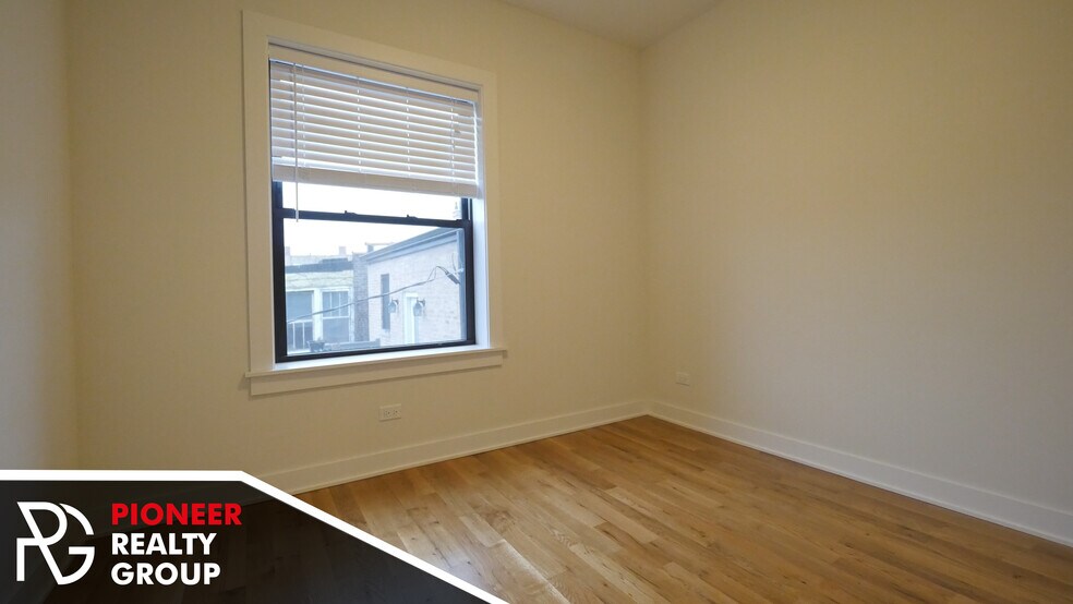 Building Photo - 2203 W Eastwood Ave