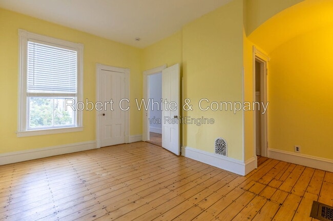 Building Photo - 23 Parsonage Rd