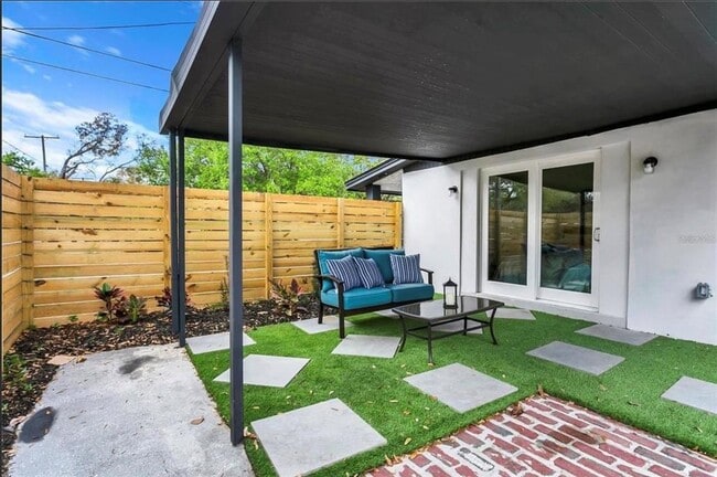 Building Photo - 301 N Fremont Ave