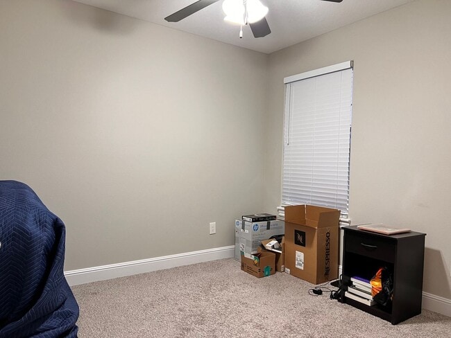 Building Photo - 3 Bedroom 2 Bathroom home