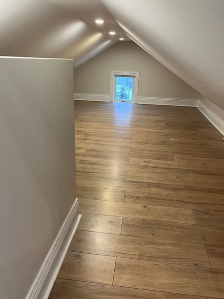 Building Photo - 112 Thurber St