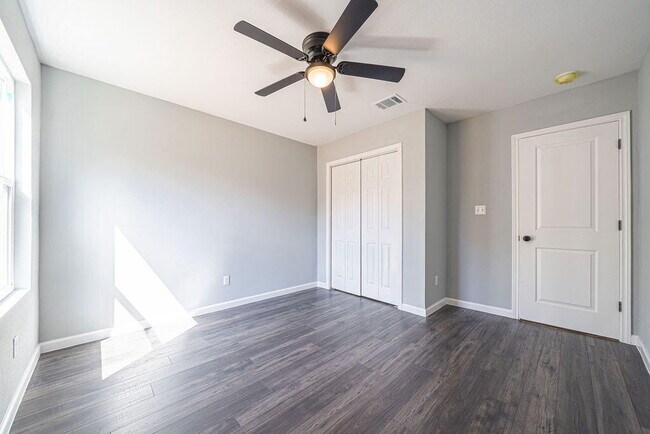 Building Photo - 474 Ridge Haven St