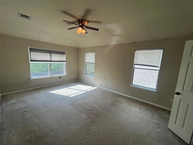 Building Photo - 221 Gainer Dr