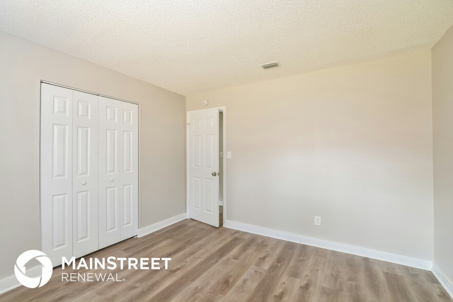 Building Photo - 7405 Calmoso Ave