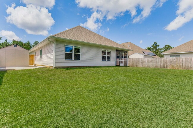 Building Photo - Welcome to this exquisite 4-bedroom, 2-bat...