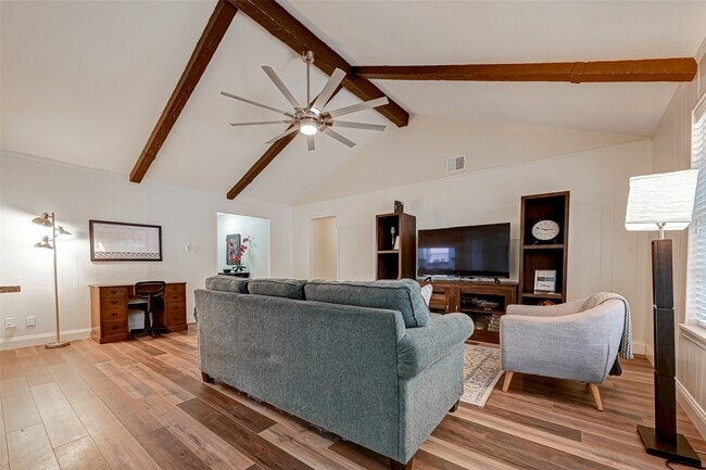 Building Photo - 3903 Hermitage Hollow Ln