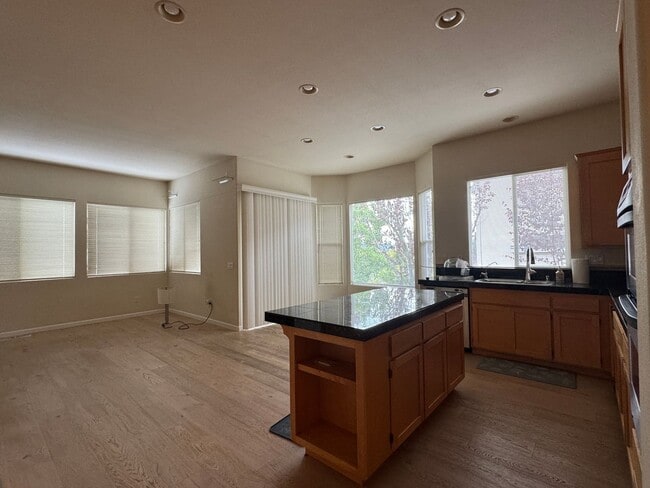 Building Photo - Skyhawk Single Level Beauty