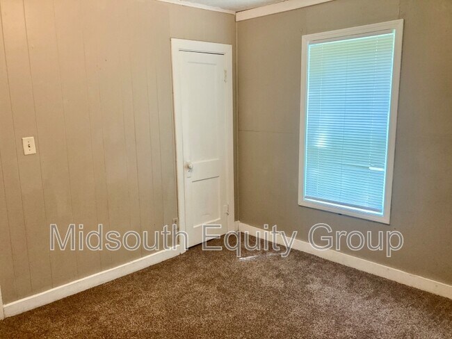 Building Photo - 108 Muse St
