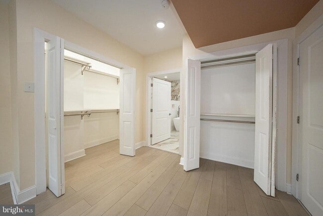 Building Photo - 622 Spring Ave