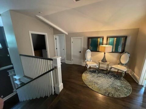 Building Photo - 517 W Thomas Ave