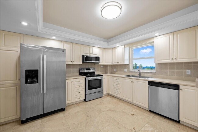 Building Photo - 3900 Galt Ocean Dr