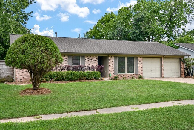 Building Photo - 5815 Dryad Dr