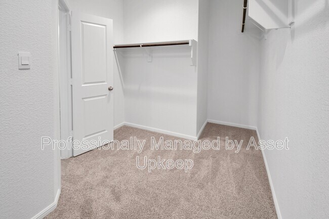Building Photo - 5504 Gold Pond Dr