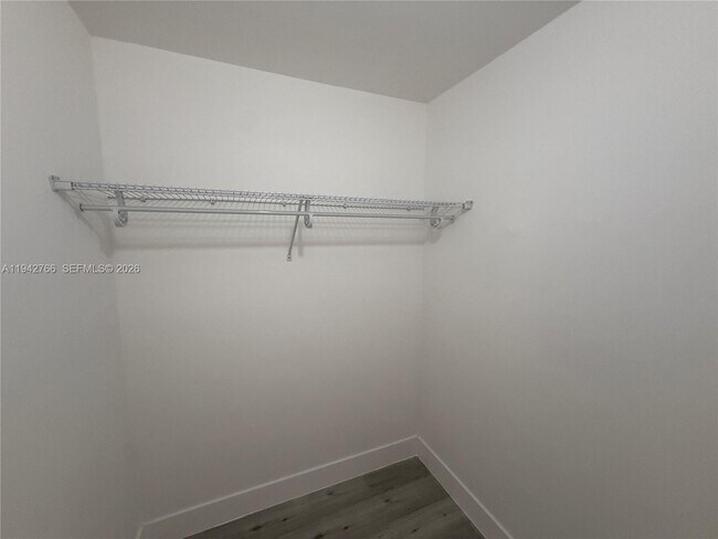 Building Photo - 9470 Live Oak Pl