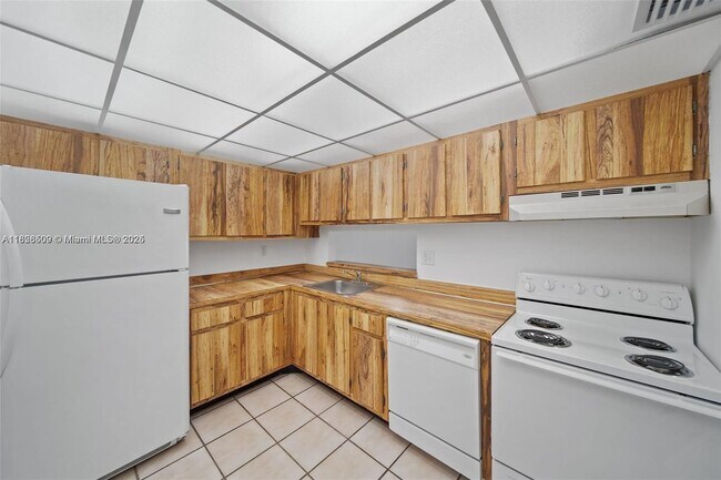 Building Photo - 8035 SW 107th Ave