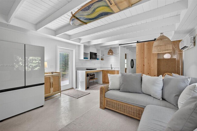 Building Photo - 11324 Palm Tree Ln