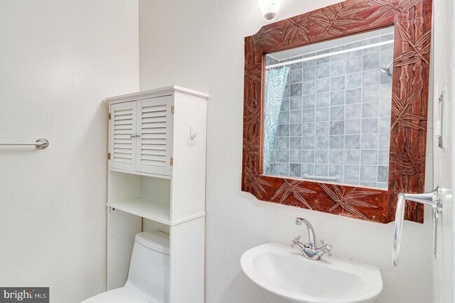 Building Photo - This elegant and unique three-level split ...