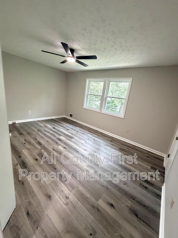 Building Photo - 734 S Candler St
