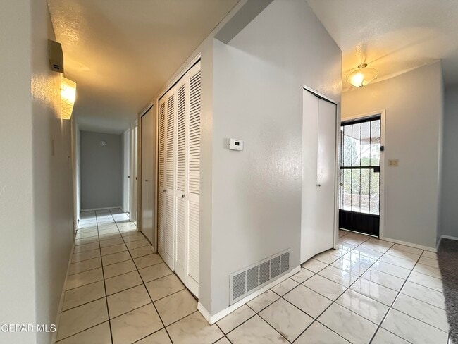 Building Photo - 11109 Pink Coral Dr