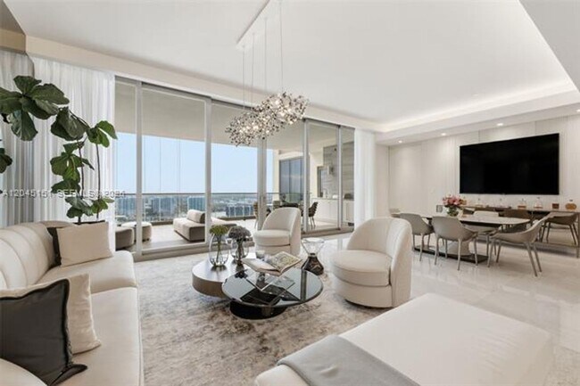 Building Photo - 17901 Collins Ave
