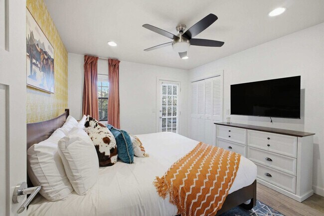 Building Photo - 2915 Quail Oak St