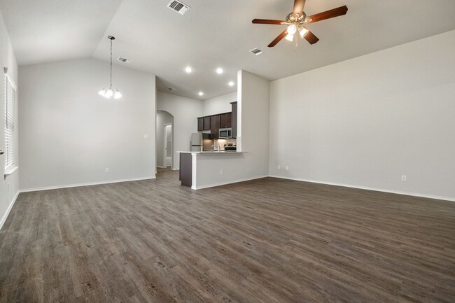 Building Photo - AVAILABLE NOW! GORGEOUS 3 BEDROOM DUPLEX L...