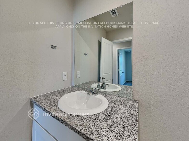 Building Photo - 3342 Kornberg Dr