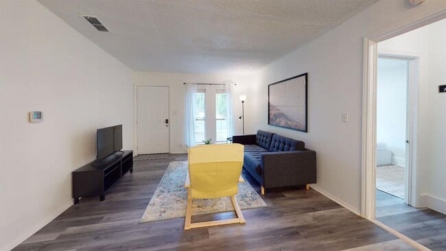 Building Photo - 1109 Gardner Cove