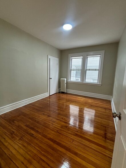 262 Ellis Ave 1 - 263 Ellis Ave