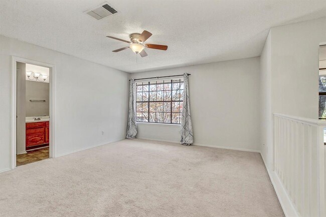 Building Photo - 17516 Klamath Falls Dr