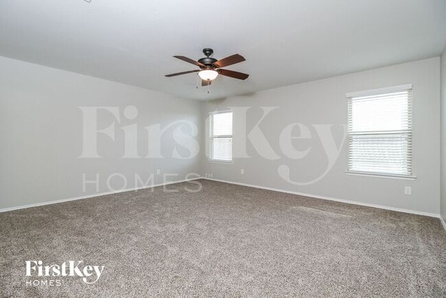 Building Photo - 309 Plum Dr