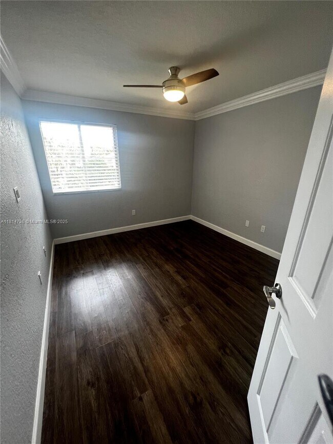 Building Photo - 15640 SW 16th Ct