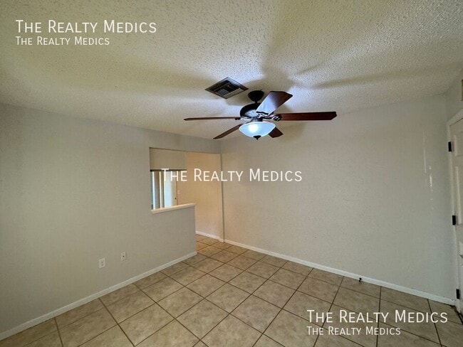 Building Photo - 218 Temple Cir