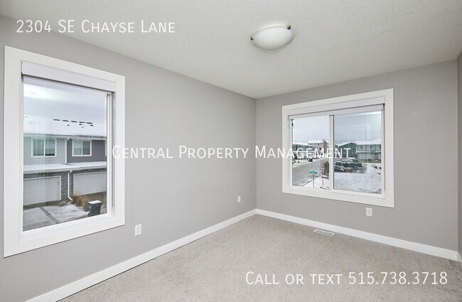 Building Photo - 2304 SE Chayse Ln
